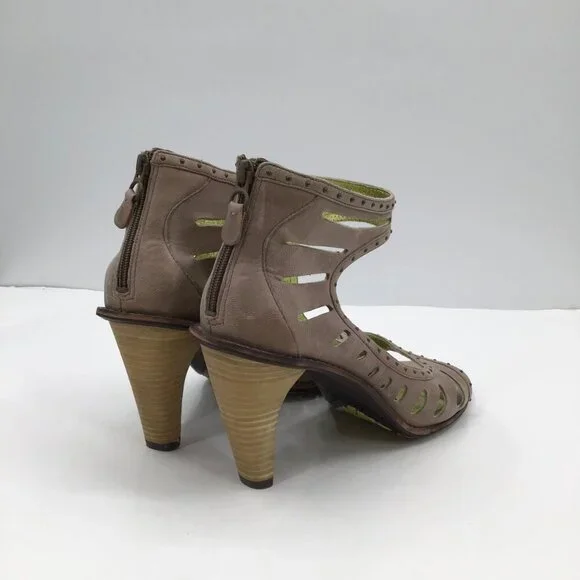 GLAM Size 9 Tsubo Sandals Heels Pumps Open Toe Strappy Taupe Gold Lined Ankle - Picture 6 of 13